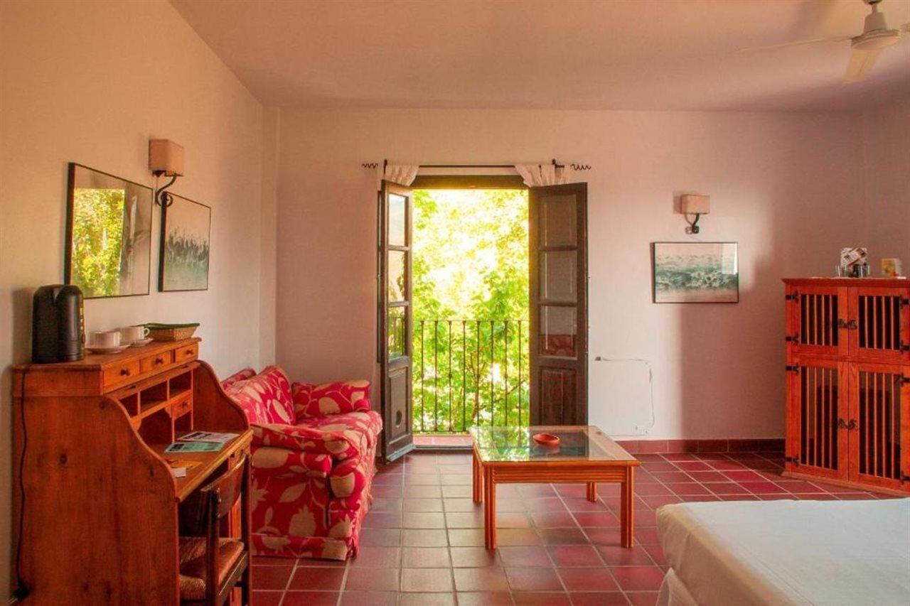 Cerro De Hijar Hotel